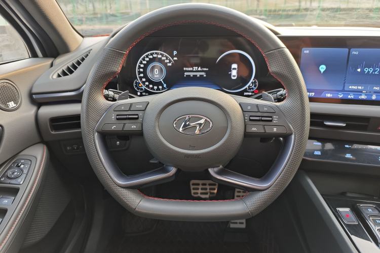 Used Hyundai Sonata 2022 380TGDi Automatic 20th Anniversary Edition Interior 2