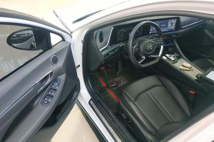 Used Hyundai Sonata 2022 270TGDi DCT 20th Anniversary Edition Interior 3