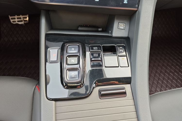 Used Hyundai Sonata 2022 380TGDi Automatic 20th Anniversary Edition Interior 4