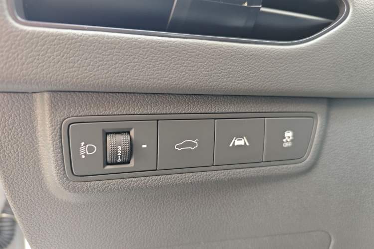 Used Hyundai Sonata 2022 380TGDi Automatic 20th Anniversary Edition Interior 9
