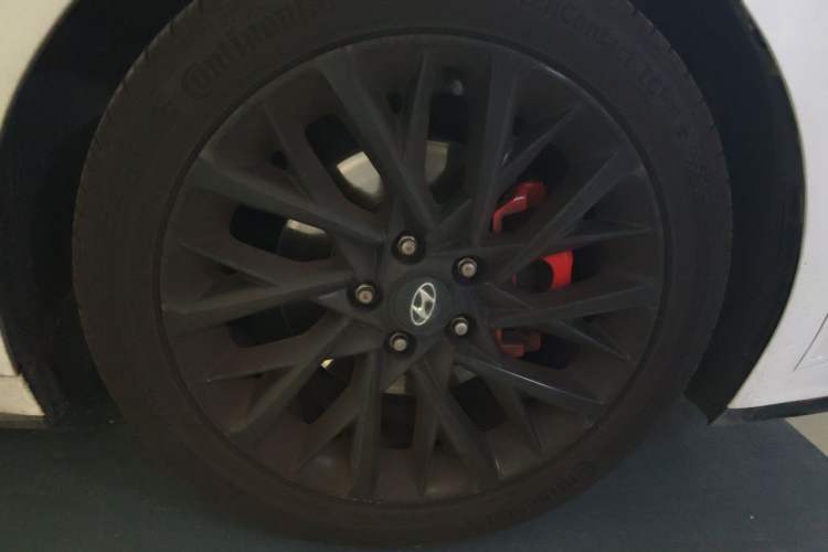 Used Hyundai Sonata 2022 270TGDi DCT 20th Anniversary Edition Right Front Wheel Hub