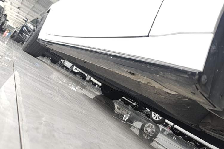 Used Hyundai Sonata 2022 380TGDi Automatic 20th Anniversary Edition Right Side Sill