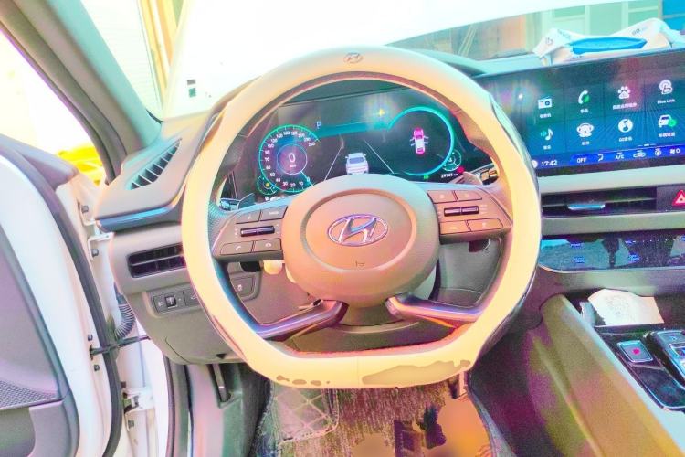 Used Hyundai Sonata 2022 380TGDi Automatic 20th Anniversary Edition Steering Wheel