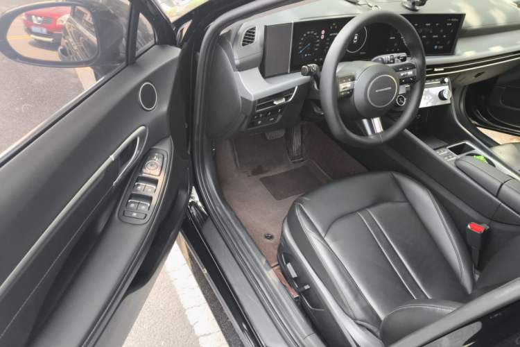 Used Hyundai Sonata 2024 1.5T Pro Driver Seat