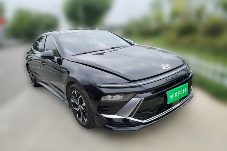 Used Hyundai Sonata 2024 1.5T Pro Front Right 45 Deg