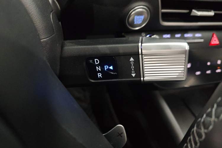 Used Hyundai Sonata 2024 1.5T Pro Gear Lever