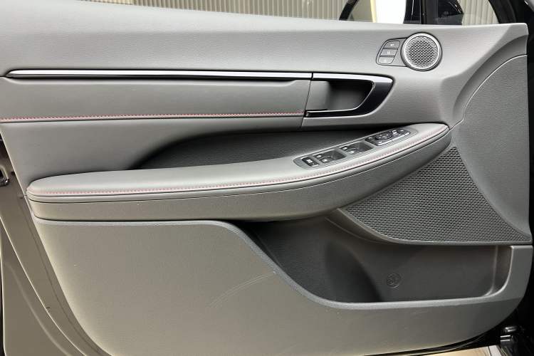 Used Hyundai Sonata 2024 2.0T N Line Max Interior 14