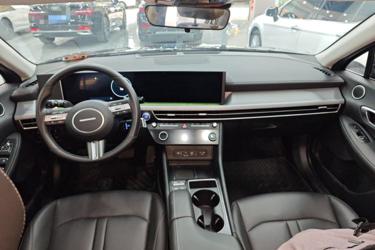 Used Hyundai Sonata 2024 1.5T Pro Interior 2