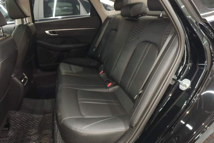 Used Hyundai Sonata 2024 1.5T Pro Interior 4