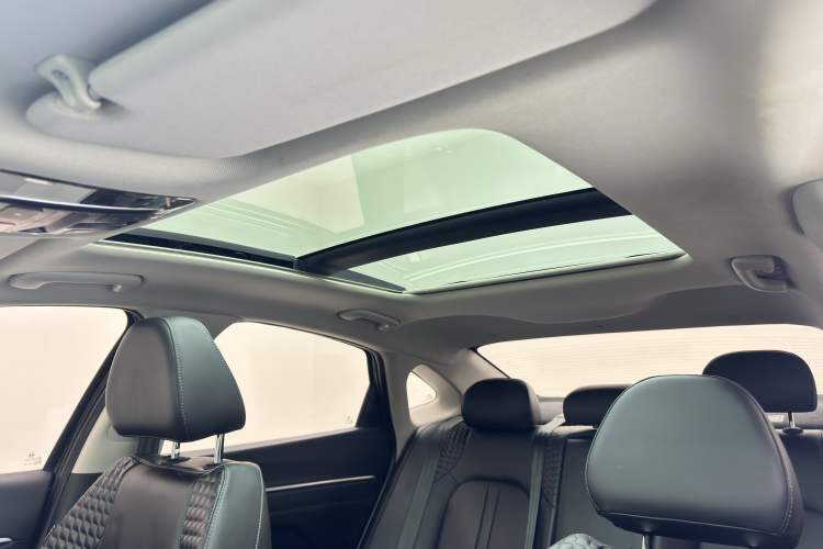Used Hyundai Sonata 2024 1.5T Pro Interior 4