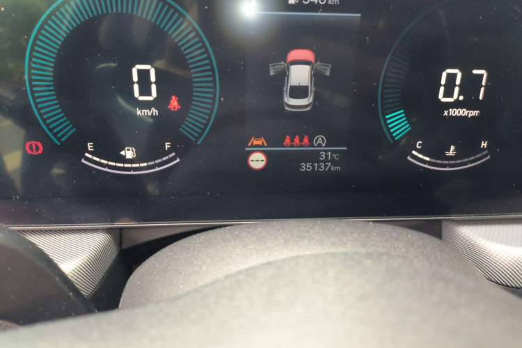 Used Hyundai Sonata 2024 1.5T Air Odometer Close Up