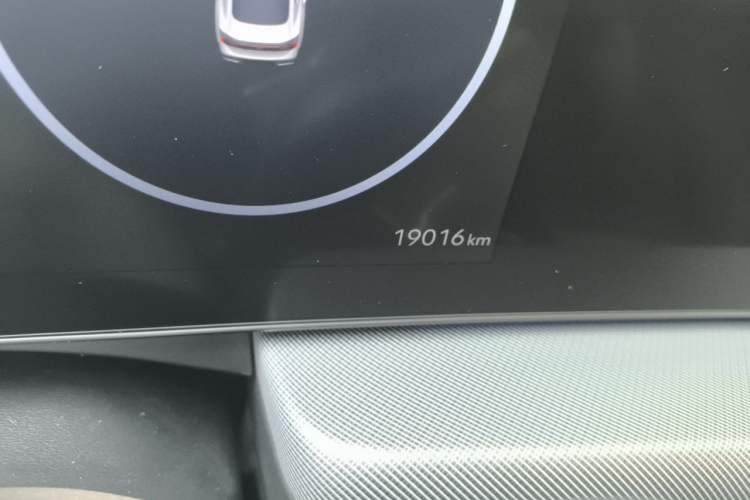 Used Hyundai Sonata 2024 1.5T Pro Odometer Close Up