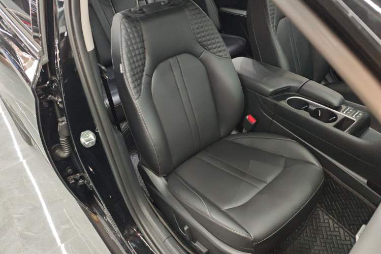Used Hyundai Sonata 2024 1.5T Pro Right Front Seat