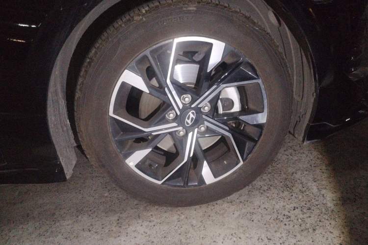 Used Hyundai Sonata 2024 1.5T Pro Right Front Wheel Hub