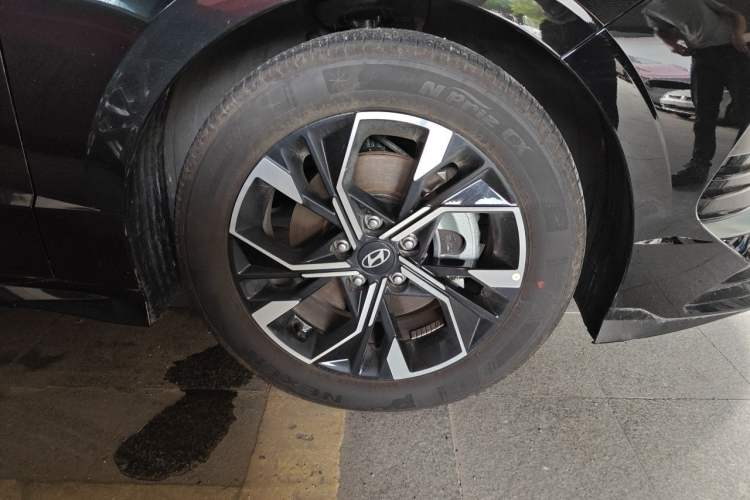 Used Hyundai Sonata 2024 1.5T Pro Right Front Wheel Hub