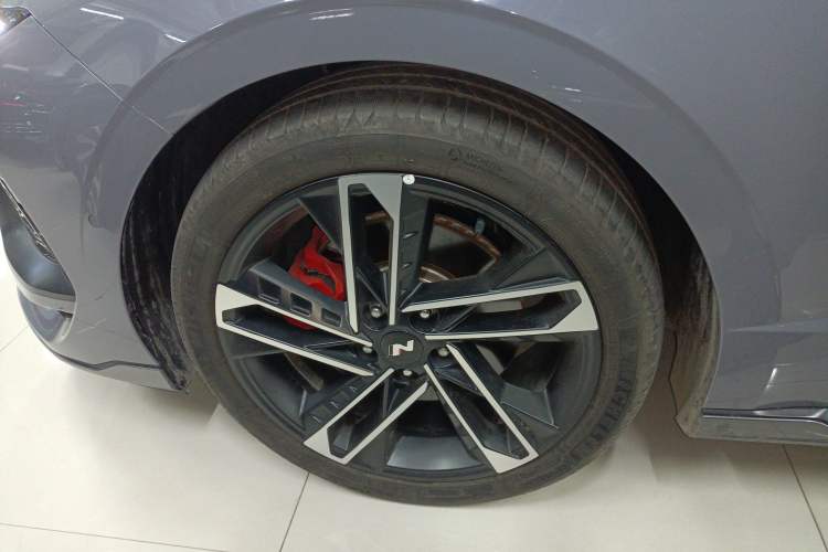 Used Hyundai Sonata 2024 2.0T N Line Max Left Front Wheel Hub