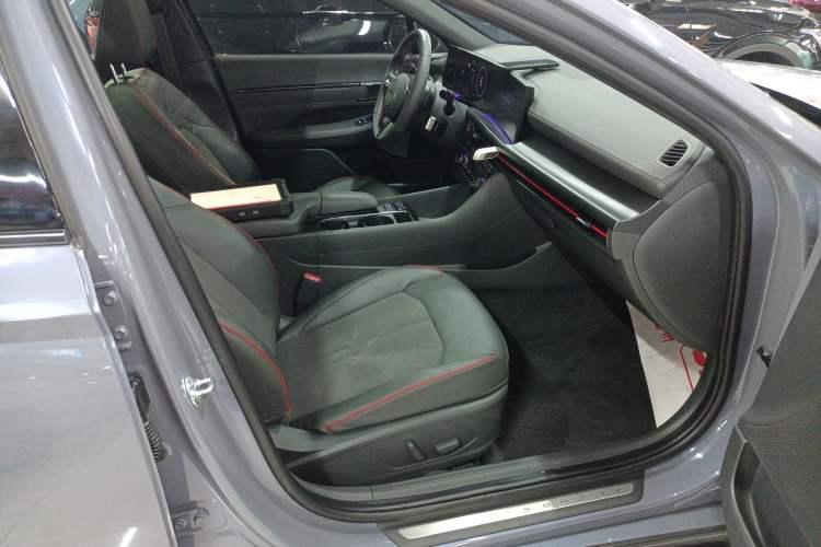 Used Hyundai Sonata 2024 2.0T N Line Max Right Front Seat