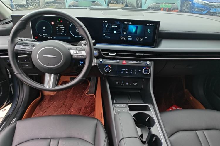 Used Hyundai Sonata 2024 1.5T Pro Center Console