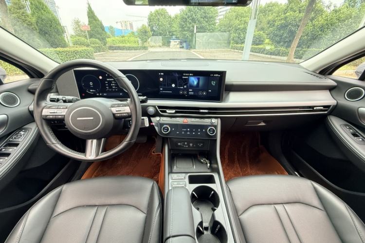 Used Hyundai Sonata 2024 1.5T Pro Interior 4