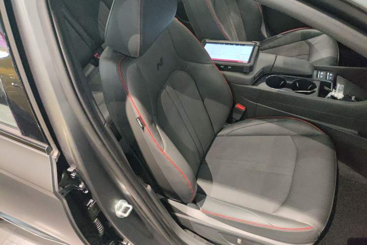 Used Hyundai Sonata 2024 2.0T N Line Max Right Front Seat