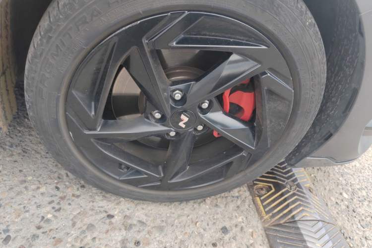 Used Hyundai Sonata 2024 2.0T N Line Air Right Front Wheel Hub