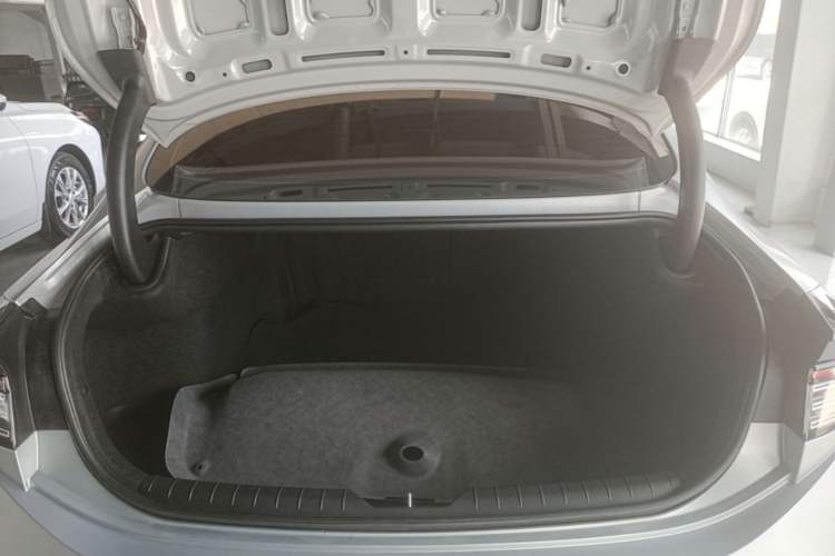 Used Hyundai Sonata 2024 2.0T N Line Max Trunk