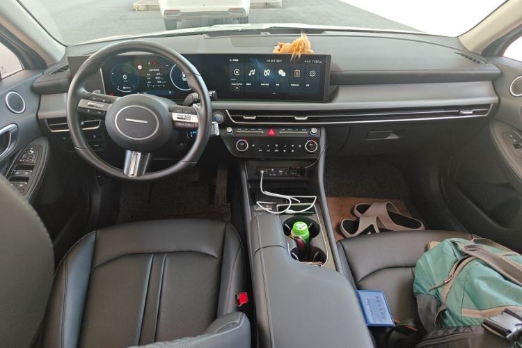 Used Hyundai Sonata 2024 1.5T Pro Center Console