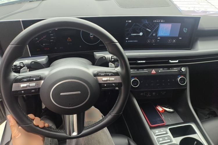 Used Hyundai Sonata 2024 1.5T Pro Center Console