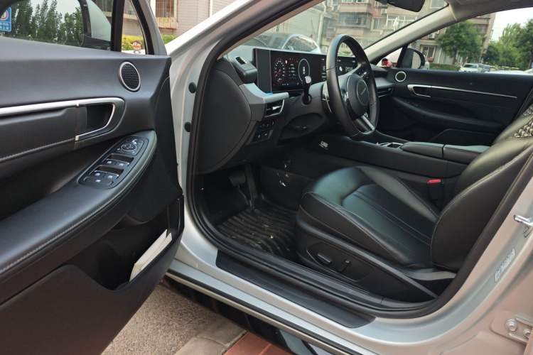 Used Hyundai Sonata 2024 1.5T Pro Driver Seat