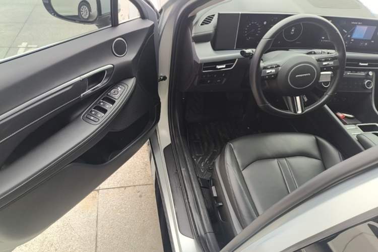 Used Hyundai Sonata 2024 1.5T Pro Driver Seat