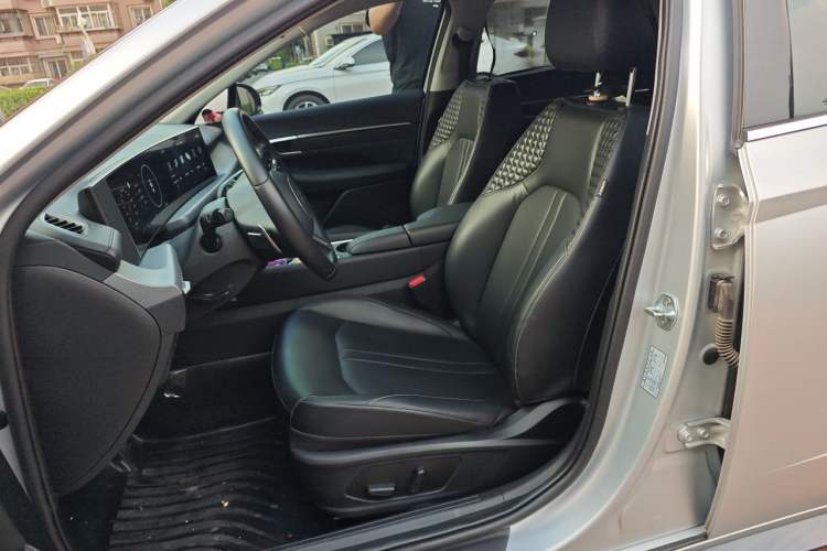Used Hyundai Sonata 2024 1.5T Pro Left Front Seat