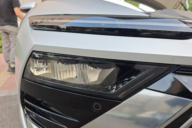Used Hyundai Sonata 2024 1.5T Pro Right Front Headlight