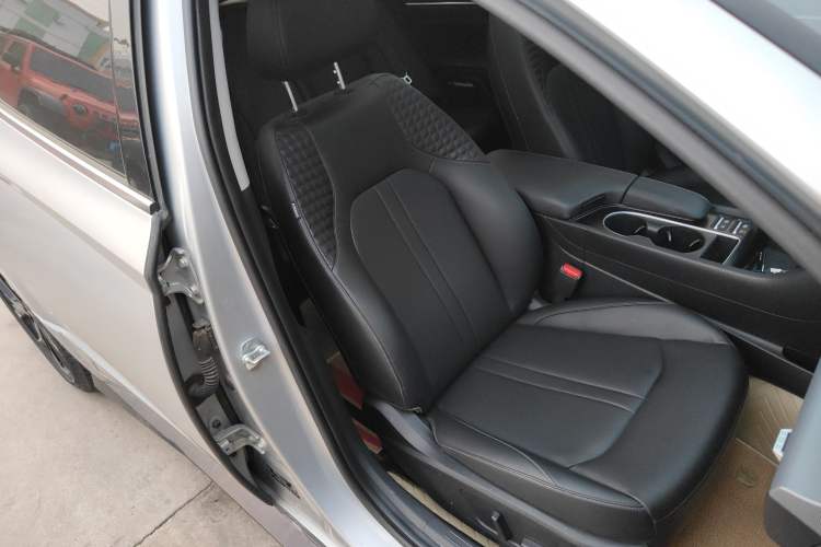 Used Hyundai Sonata 2024 1.5T Pro Right Front Seat