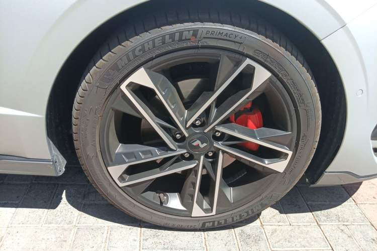 Used Hyundai Sonata 2024 2.0T N Line Max Right Front Wheel Hub