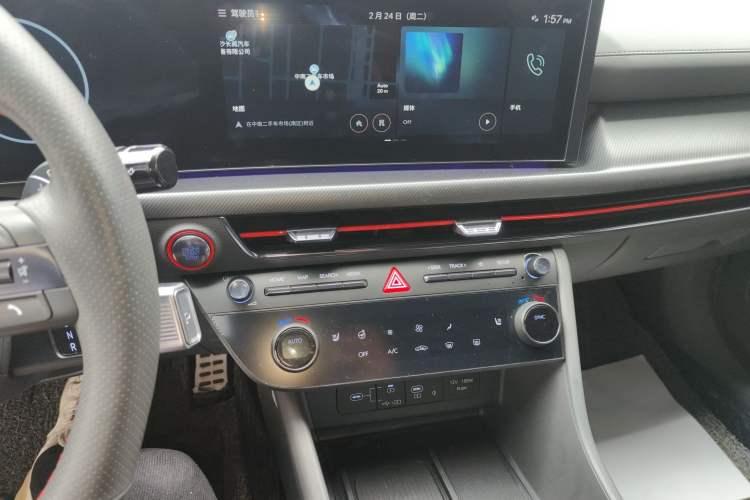 Used Hyundai Sonata 2024 2.0T N Line Pro Audio And AC Panel