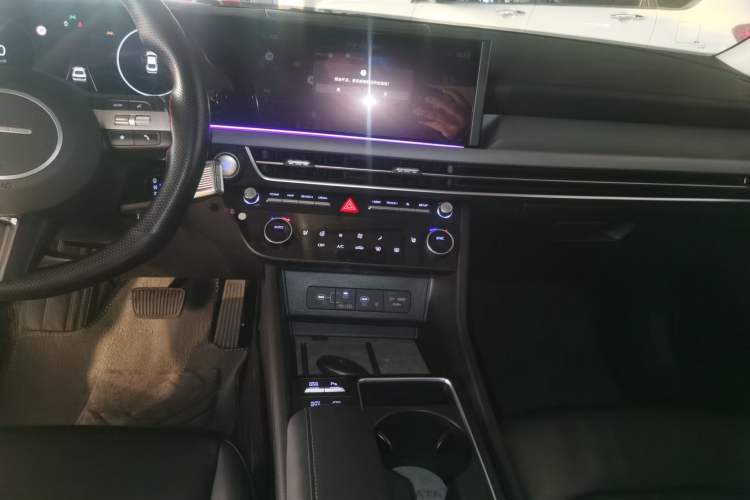 Used Hyundai Sonata 2024 1.5T Max Audio And AC Panel