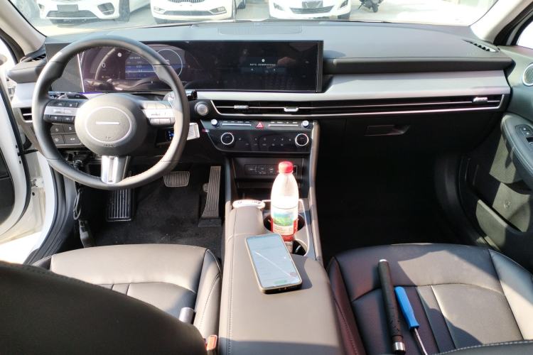 Used Hyundai Sonata 2024 1.5T Pro Center Console