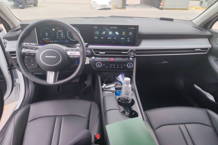 Used Hyundai Sonata 2024 1.5T Pro Center Console