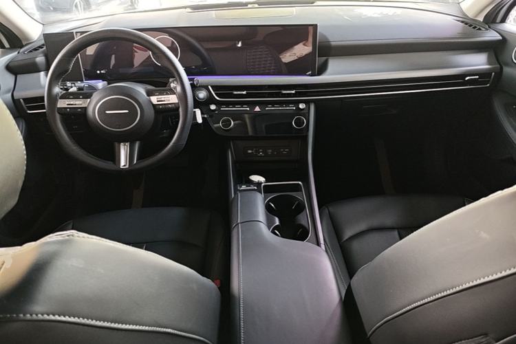 Used Hyundai Sonata 2024 1.5T Pro Center Console