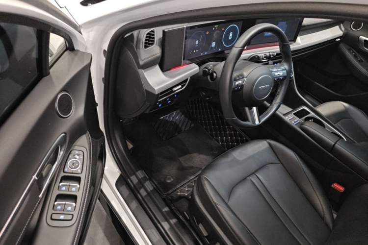 Used Hyundai Sonata 2024 1.5T Pro Driver Seat