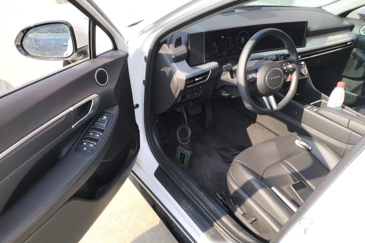 Used Hyundai Sonata 2024 1.5T Pro Driver Seat