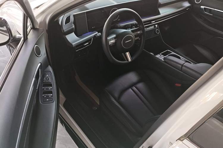 Used Hyundai Sonata 2024 1.5T Pro Driver Seat