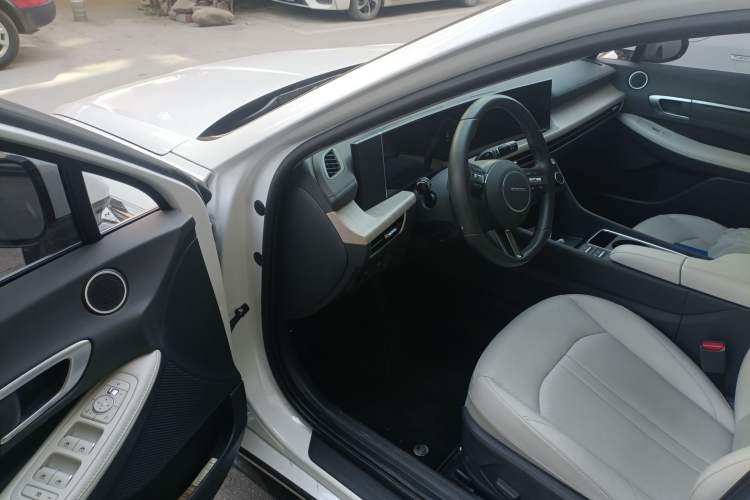 Used Hyundai Sonata 2024 1.5T Pro Driver Seat