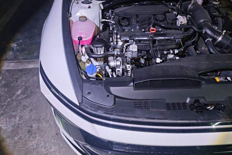 Used Hyundai Sonata 2024 1.5T Pro Engine Bay Right