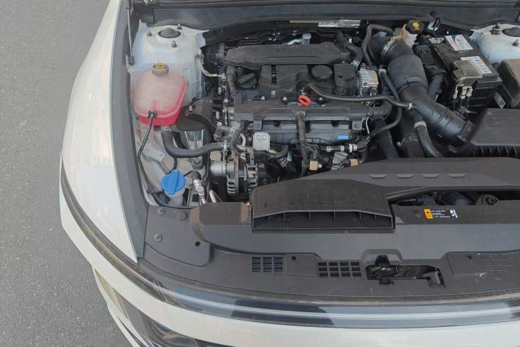 Used Hyundai Sonata 2024 1.5T Pro Engine Bay Right