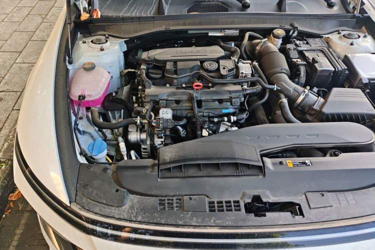 Used Hyundai Sonata 2024 1.5T Pro Engine Bay Right