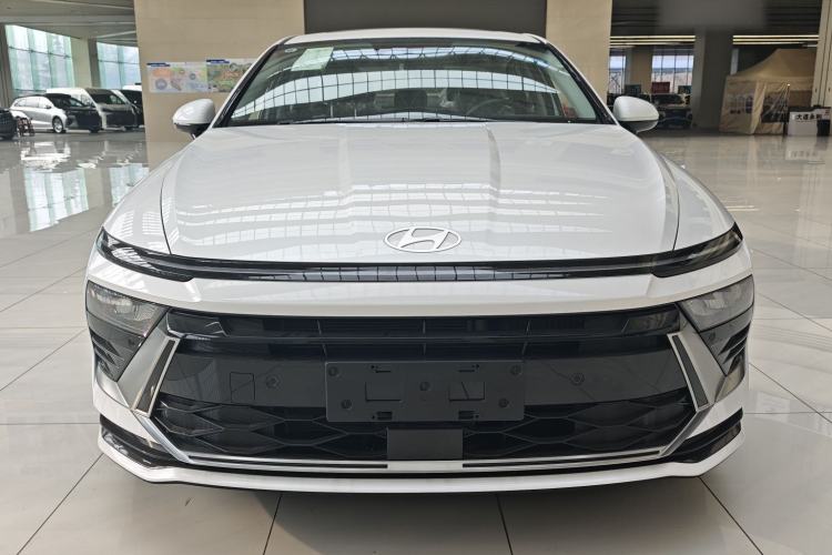 Used Hyundai Sonata 2024 1.5T Pro Exterior 4