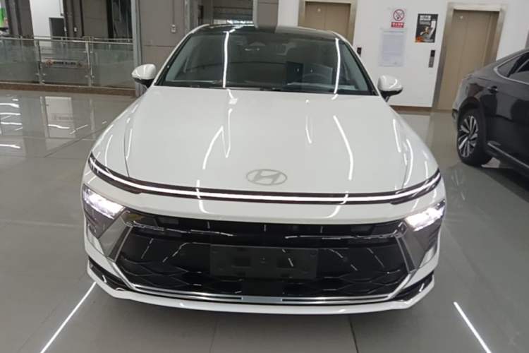 Used Hyundai Sonata 2024 1.5T Pro Front