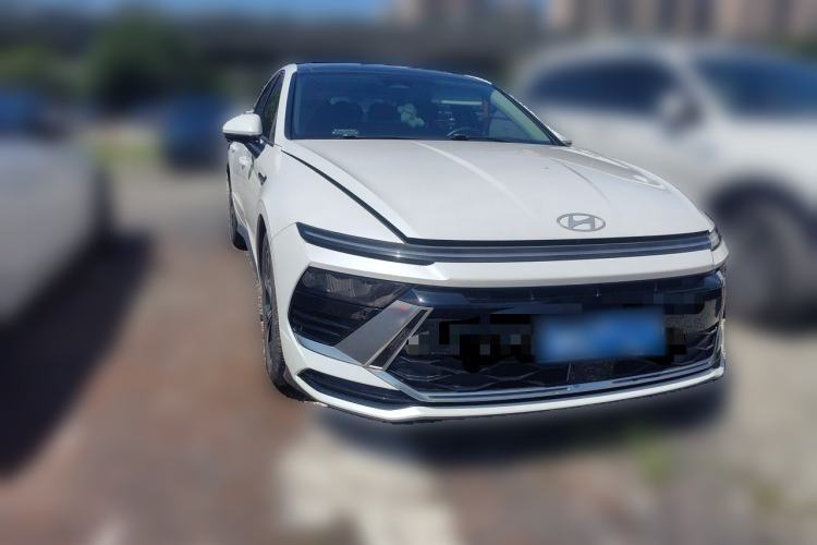 Used Hyundai Sonata 2024 1.5T Pro Front Right 45 Deg