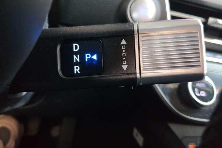 Used Hyundai Sonata 2024 1.5T Pro Gear Lever